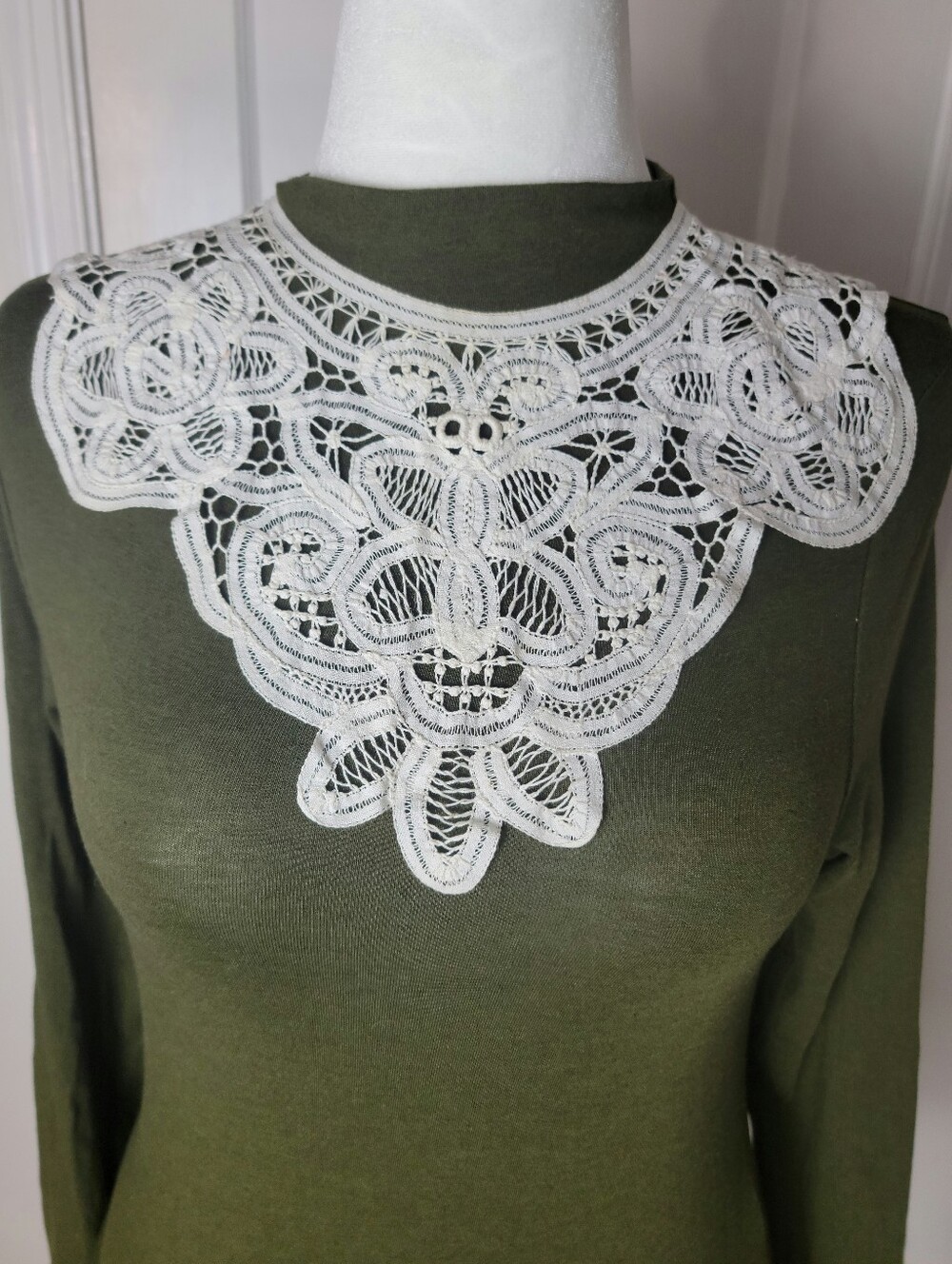 Elegant Battenburg Lace Collar Butterfly, Floral, Ecru